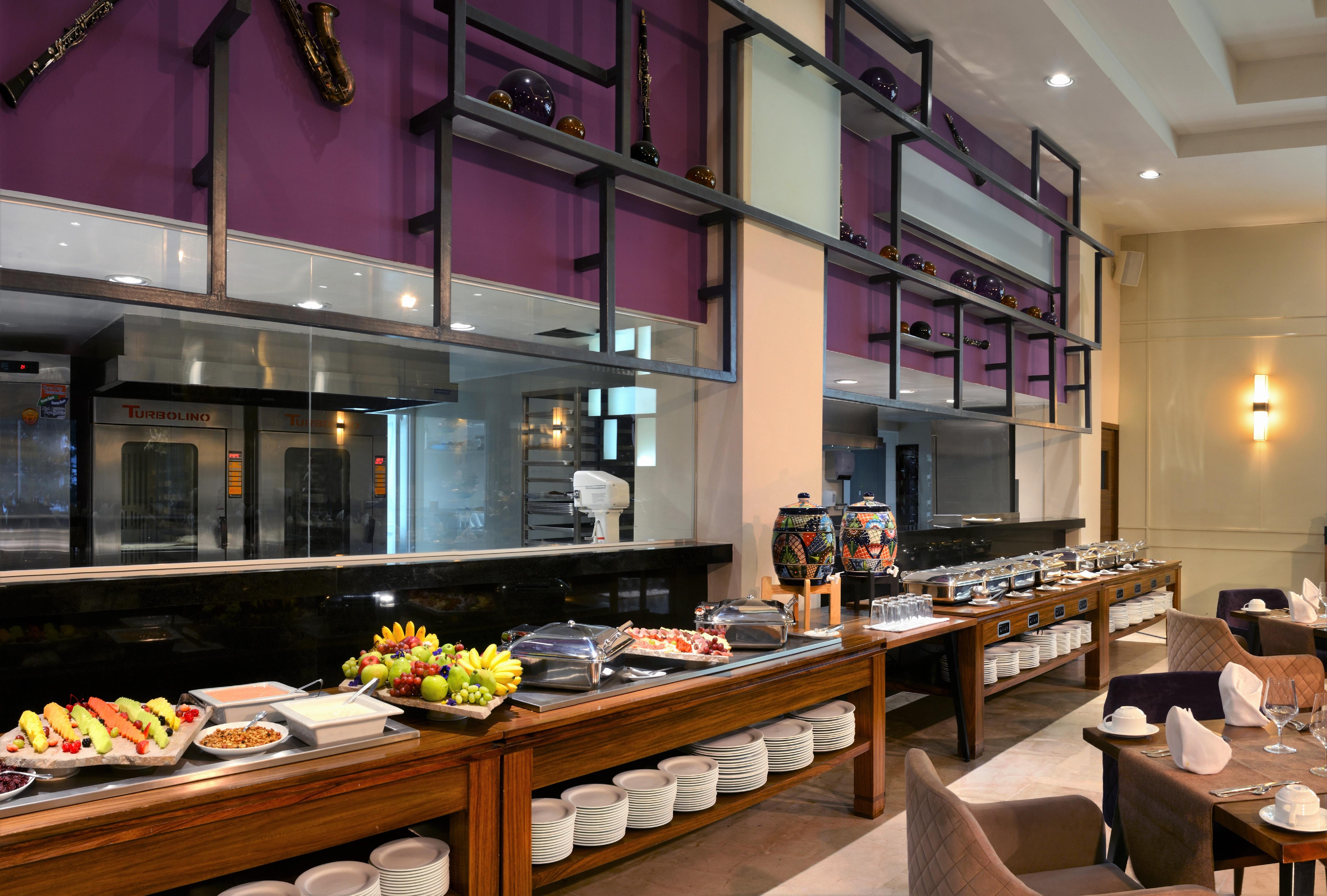 Hard Rock Hotel Guadalajara Zapopan Exterior foto The buffet at the hotel
