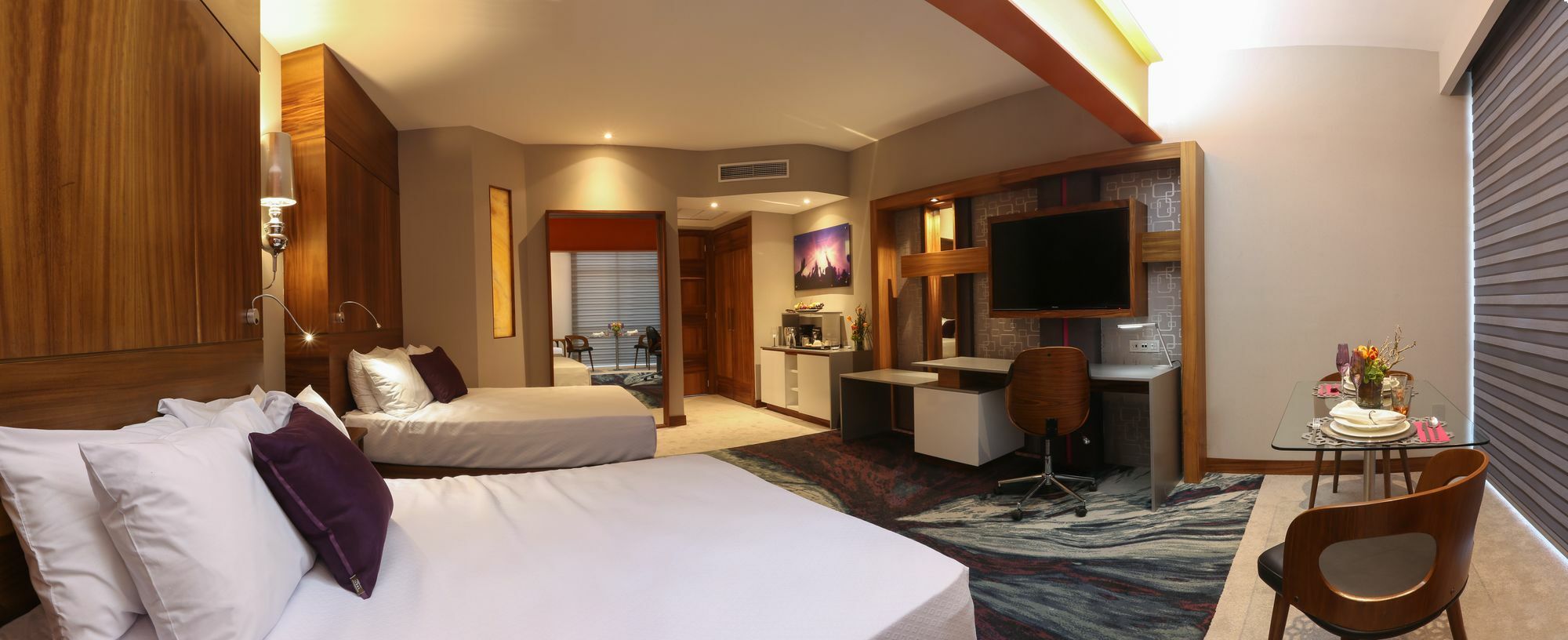 Hard Rock Hotel Guadalajara Zapopan Exterior foto A room at the hotel